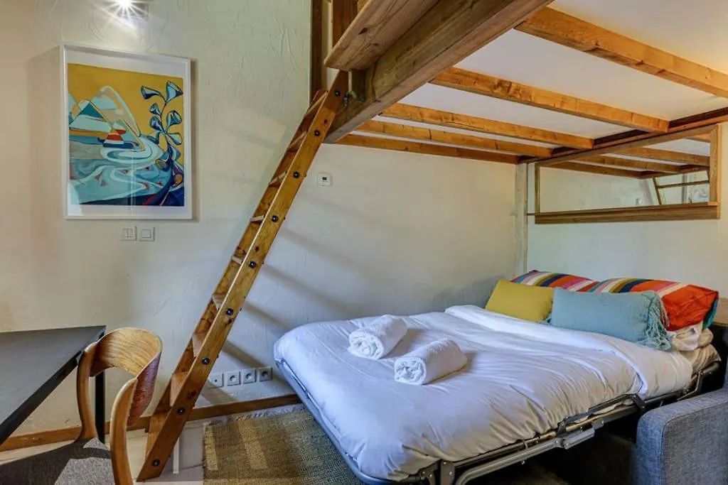 Chalet L'Ilet Ensoleille /Sunny Island Chalet Chamonix