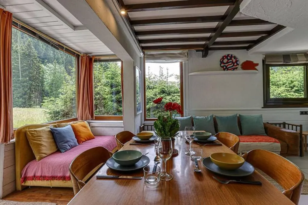 Chalet L'Ilet Ensoleille /Sunny Island Chalet Chamonix