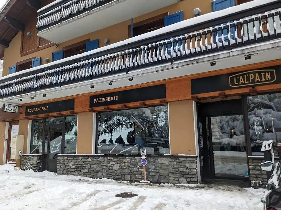 Chalet L'Ilet Ensoleille /Sunny Island Chalet Chamonix
