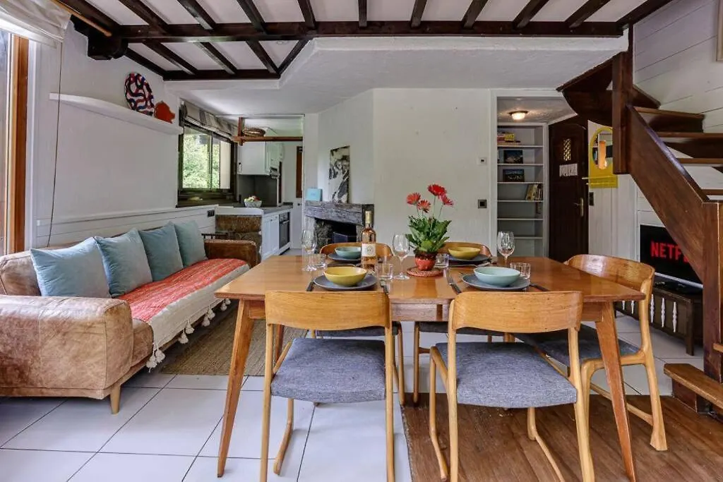Chalet L'Ilet Ensoleille /Sunny Island Chalet Chamonix