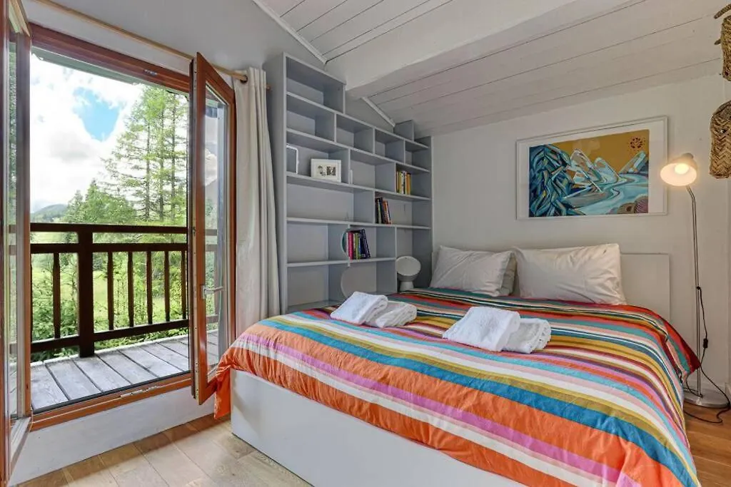 Chalet L'Ilet Ensoleille /Sunny Island Chalet Chamonix France
